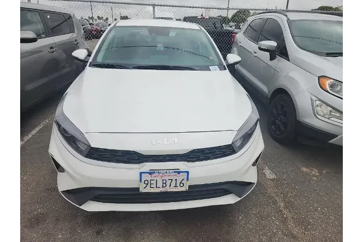 $17491 : Kia Forte 2023 LXS 4dr Sedan image 2