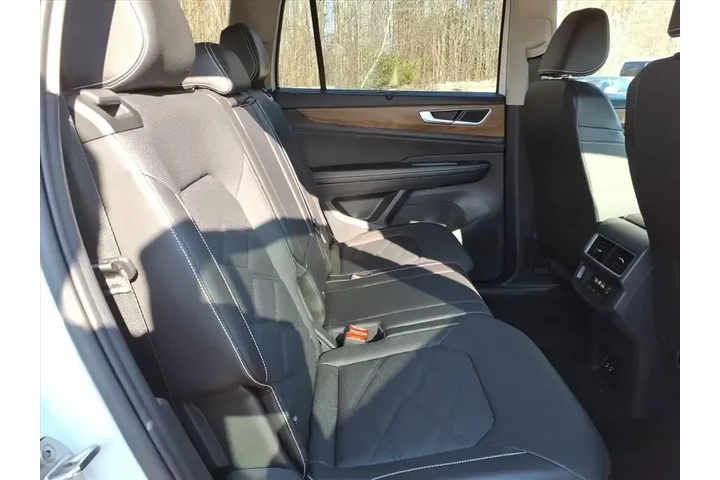 $33101 : Volkswagen Atlas 2025 AWD SE image 7