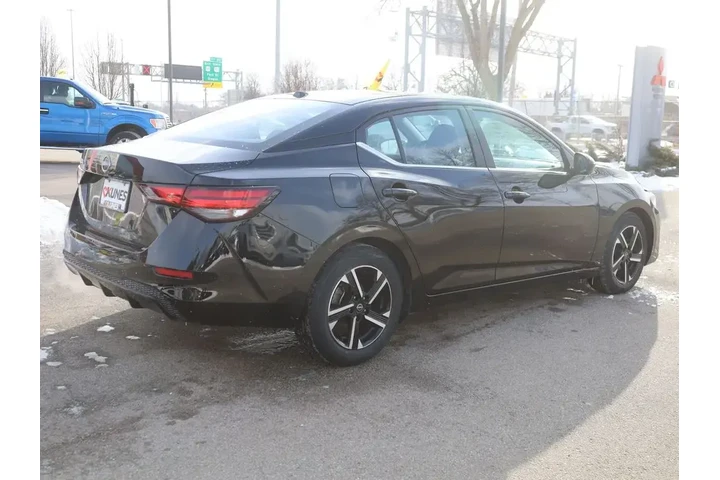 $17977 : Nissan Sentra 2025 SV 4dr Se image 8
