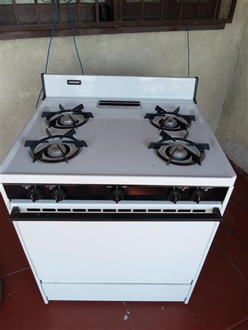 $100 : White gas stove for sale image 3