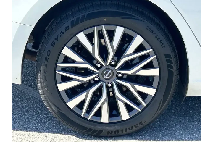 $17670 : Nissan Altima 2023 2.5 SV 4d image 7