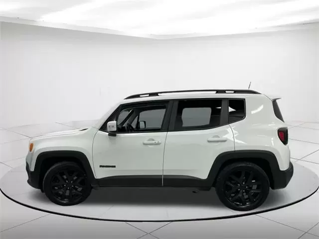 $12439 : Pre-Owned 2018 Renegade Latit image 10