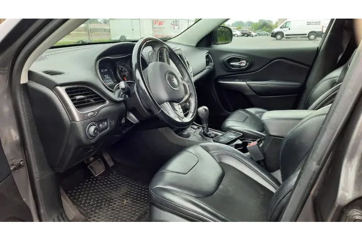 $12495 : 2019 Cherokee Latitude Plus image 3