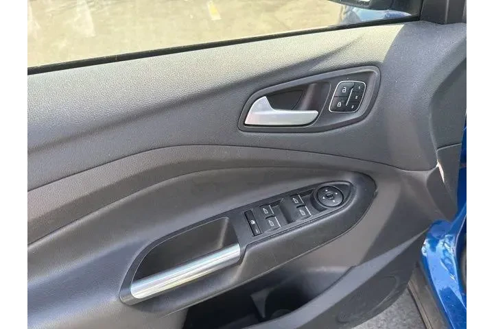 $18000 : Ford Escape 2017 AWD Titaniu image 7