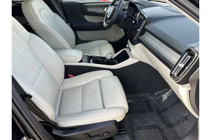 $25998 : Volvo XC40 2023 B4 Ultimate image 9