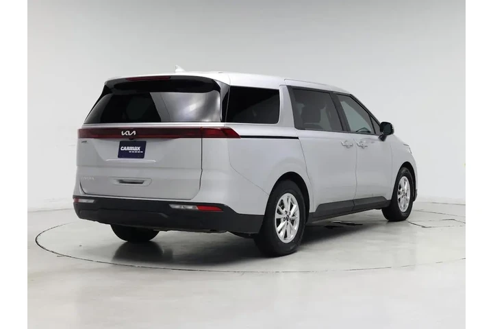 $29998 : Kia Carnival 2023 LX 4dr Min image 8
