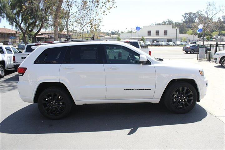 $26995 : 2020 Grand Cherokee image 8