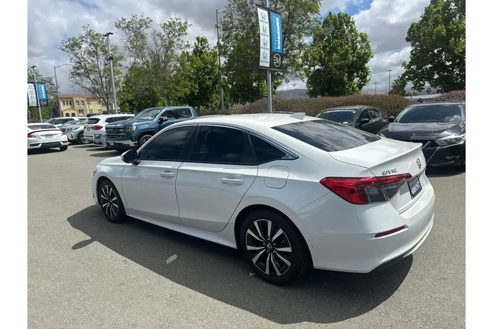 $28998 : Honda Civic 2024 EX 4dr Seda image 5