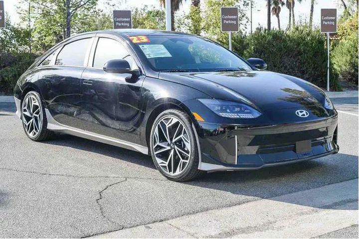 $25000 : Hyundai IONIQ 6 2023 SEL 4dr image 3