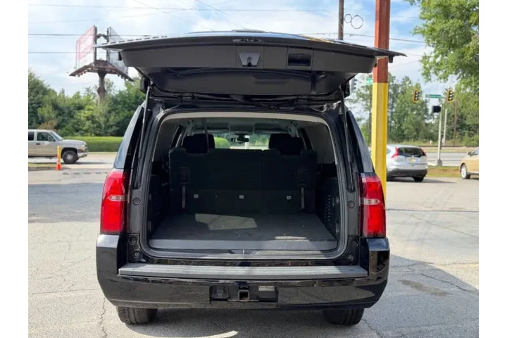 2019 Suburban LS image 7