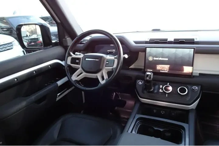 $37995 : 2022 DEFENDER 110 image 10