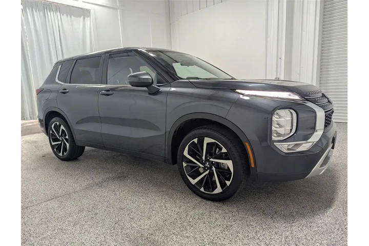$25497 : Mitsubishi Outlander 2024 SE image 2