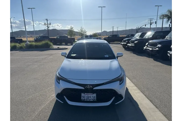 $20562 : Toyota Corolla Hatchback 202 image 3