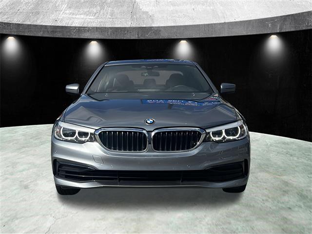 $23985 : Pre-Owned 2020 5 Series 530i image 2