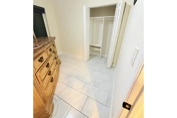 $1700 : 2 baños - Garaje para 1 automó image 2