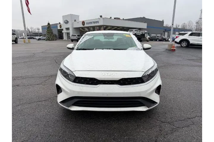 $16575 : Kia Forte 2022 FE 4dr Sedan image 2