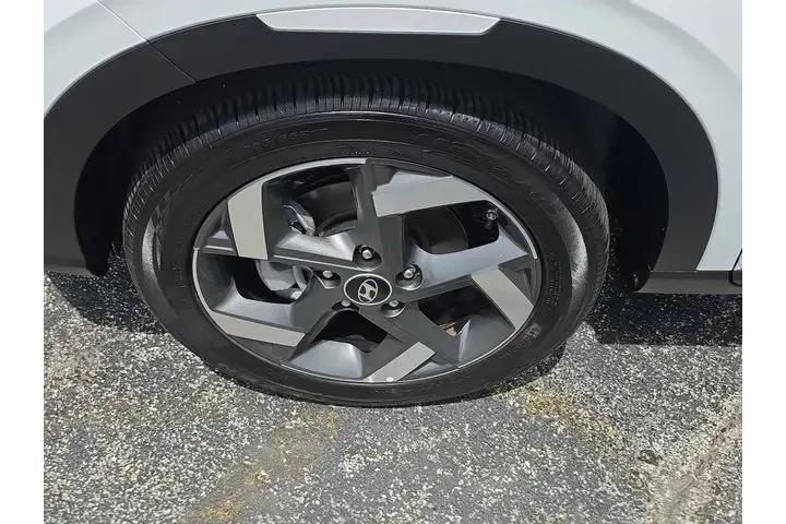 $19990 : Hyundai VENUE 2025 Limited 4 image 8