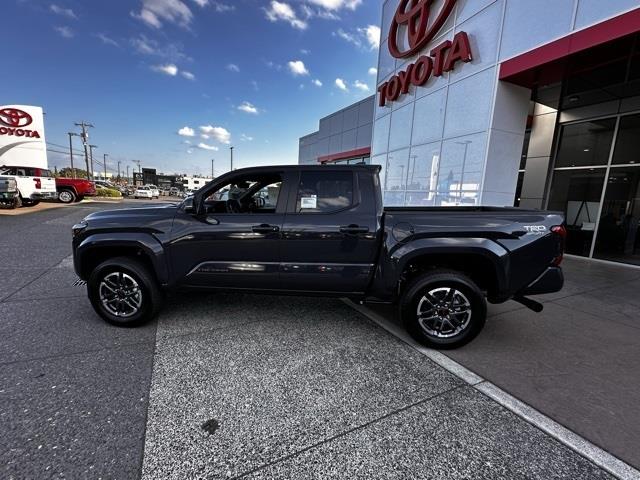 $52645 : 2024 Tacoma TRD Sport image 2