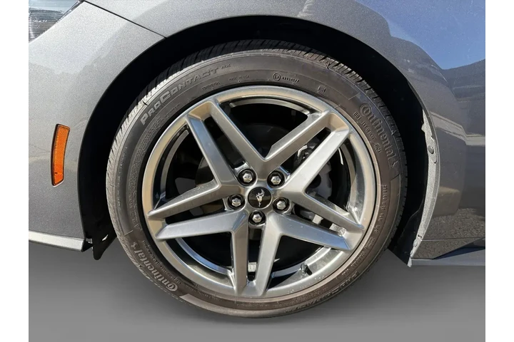 $28530 : Ford Mustang 2024 EcoBoost 2 image 9