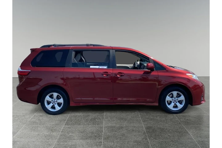 $29013 : Toyota Sienna 2020 LE 7-Pass image 6