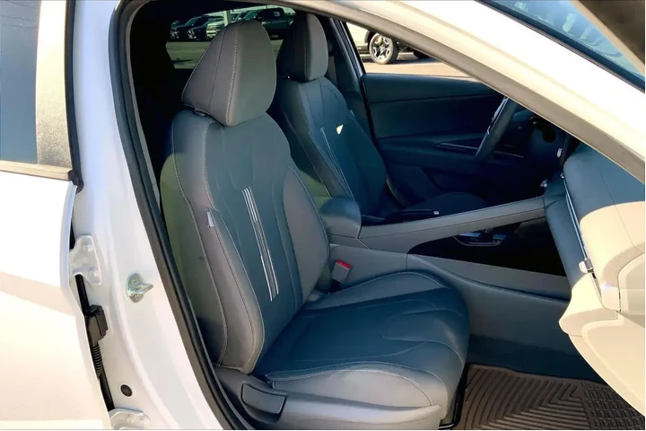 $16995 : Hyundai ELANTRA 2022 SEL 4dr image 9