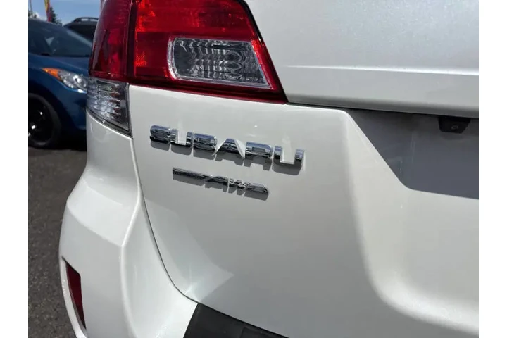 $5888 : 2013 Outback 3.6R Limited image 9