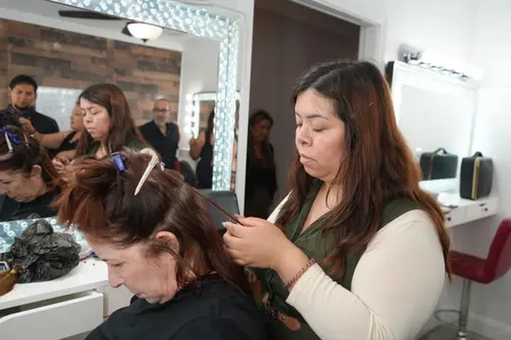 Curso de Uñas Acrilica image 5