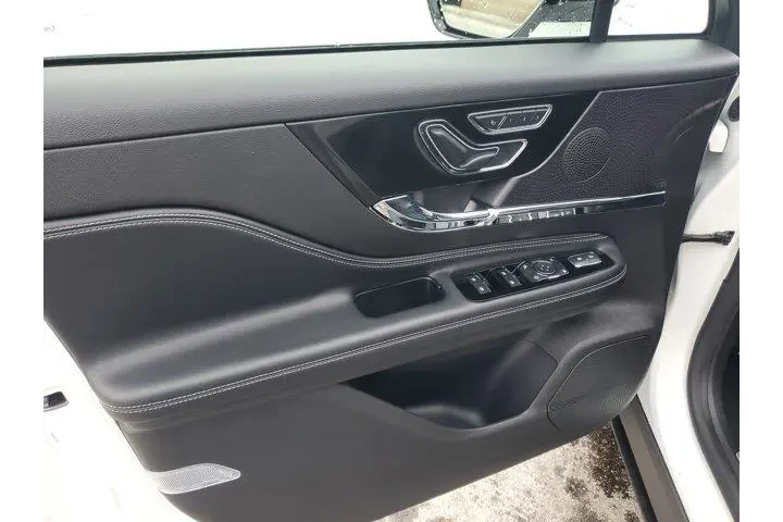 $37995 : Lincoln Corsair 2024 AWD Pre image 10