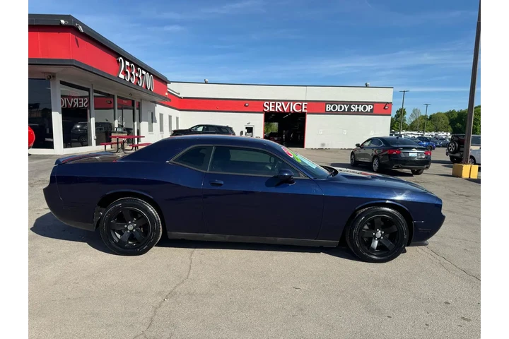 $13450 : 2013 Challenger 2dr Cpe SXT image 1