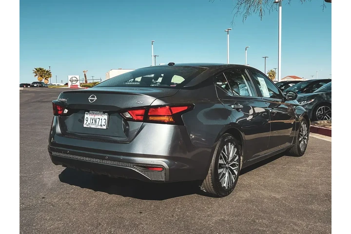 $18997 : Nissan Altima 2024 2.5 SV 4d image 6