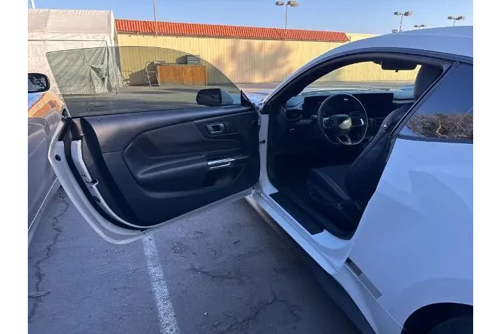 $27500 : Ford Mustang 2024 EcoBoost 2 image 6