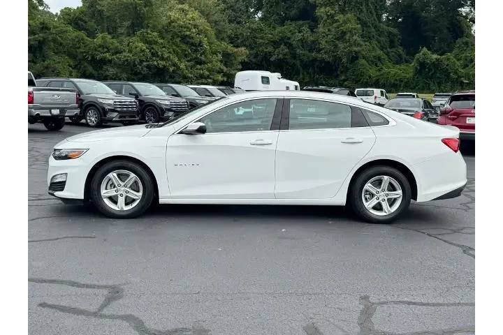 $19933 : Chevrolet Malibu 2023 LS Fle image 3