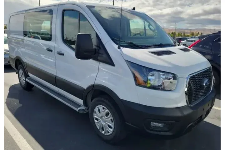 $33950 : Ford Transit 2024 250 3dr SW image 1