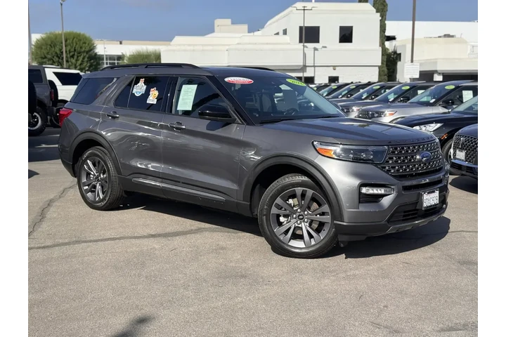 $33995 : Ford Explorer 2022 AWD XLT 4 image 2