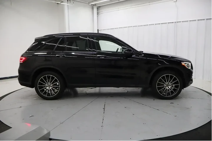 $27081 : Mercedes-Benz GLC 2021 GLC 3 image 2