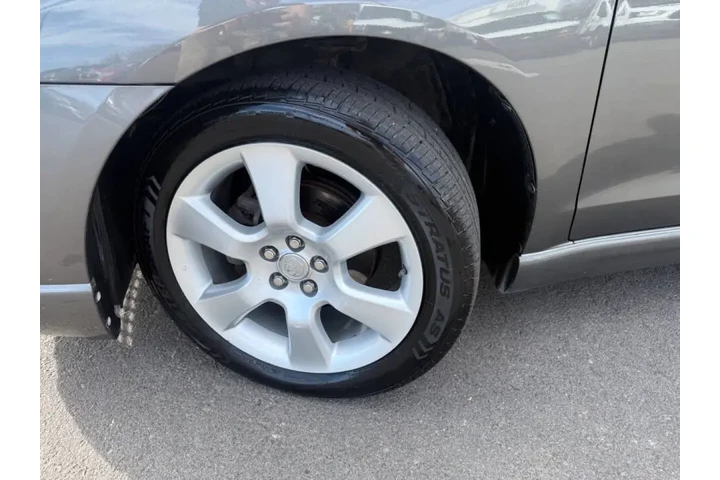 $9999 : 2007 Matrix XR image 2