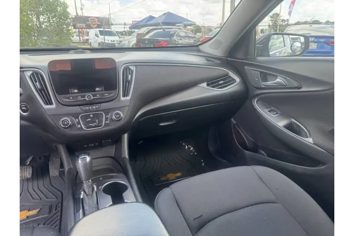 $12797 : 2020 Malibu RS image 3