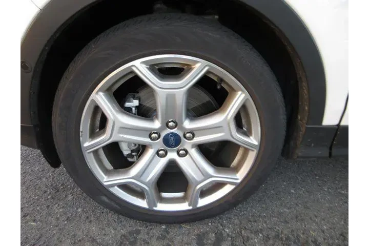 $17999 : Ford Escape 2019 Titanium 4d image 5