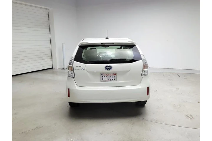 $12998 : Toyota Prius v 2014 Three 4d image 6