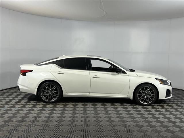 $22973 : NISSAN ALTIMA 2.0 SR image 4