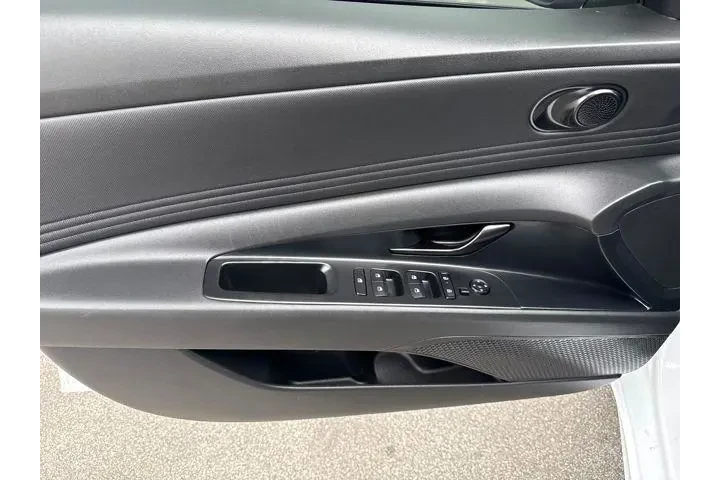 $22122 : Hyundai ELANTRA 2025 SEL Spo image 8