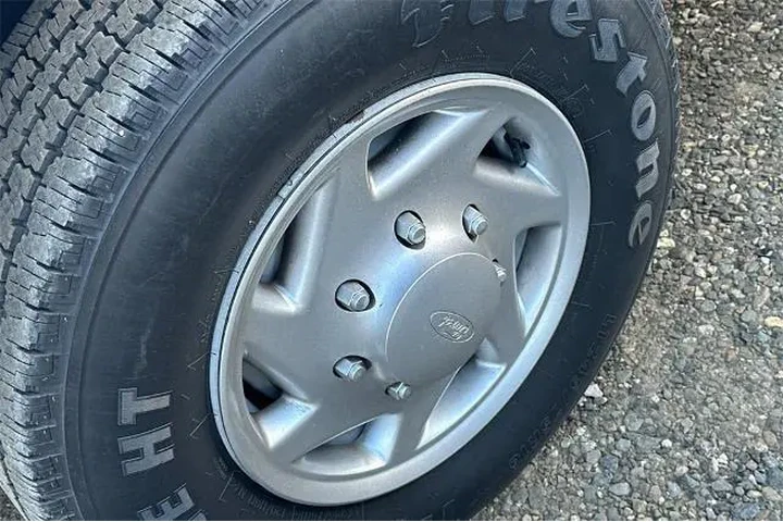 $29971 : Ford E-Series 2012 E-350 SD image 8