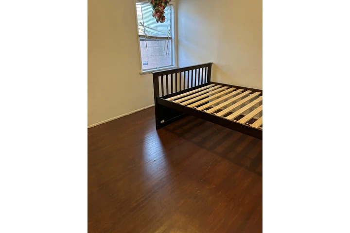 $1000 : 1 Rento un cuarto image 2