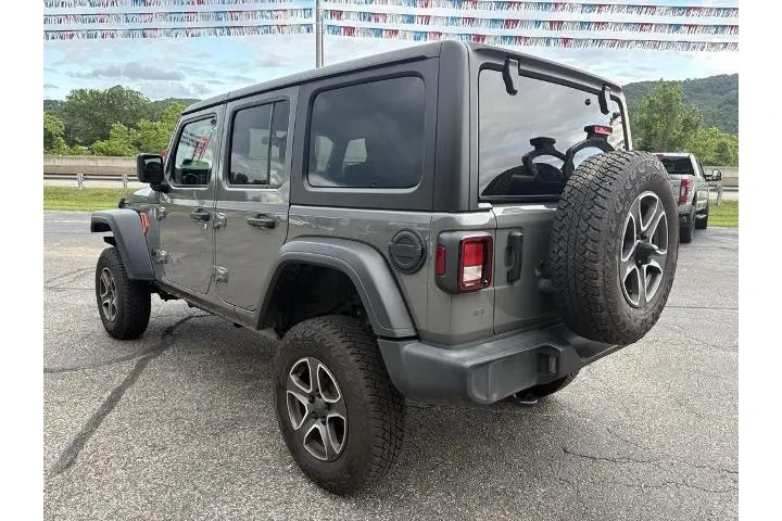 $27824 : Jeep Wrangler Unlimited 2021 image 5