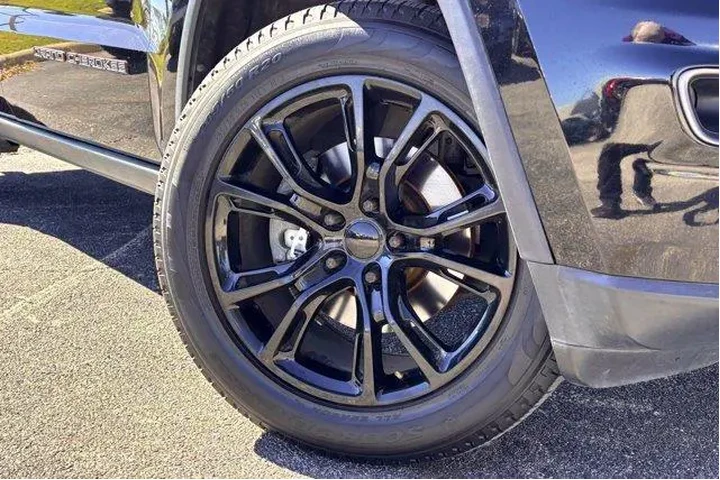 $18977 : Jeep Grand Cherokee 2017 4x4 image 2