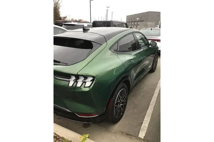 $37591 : Ford Mustang Mach-E 2024 AWD image 8