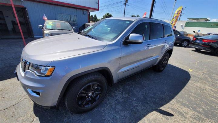 $14995 : 2017 Grand Cherokee Laredo image 7