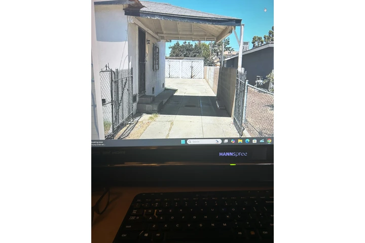 $1250 : 2 bdrm 1 bath duplex for rent image 2