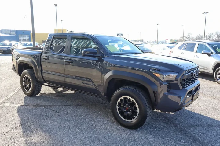 $40988 : 2025 Tacoma 4WD TRD Off Road image 3