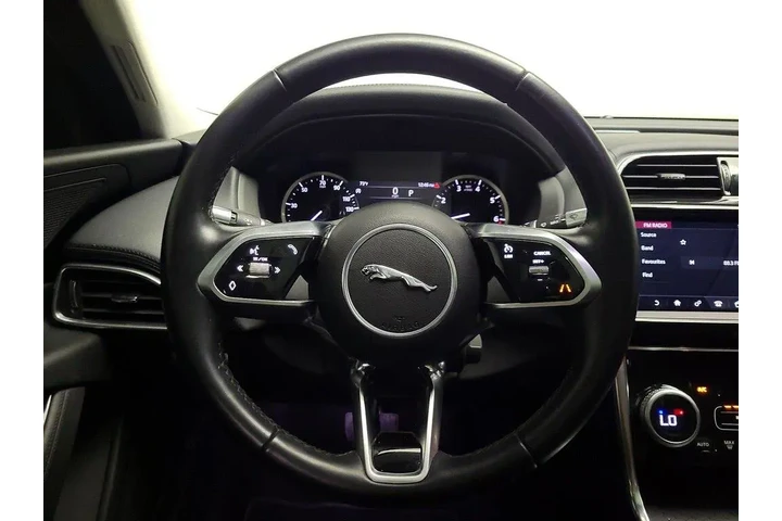 $19998 : Jaguar XE 2020 P250 S 4dr Se image 10